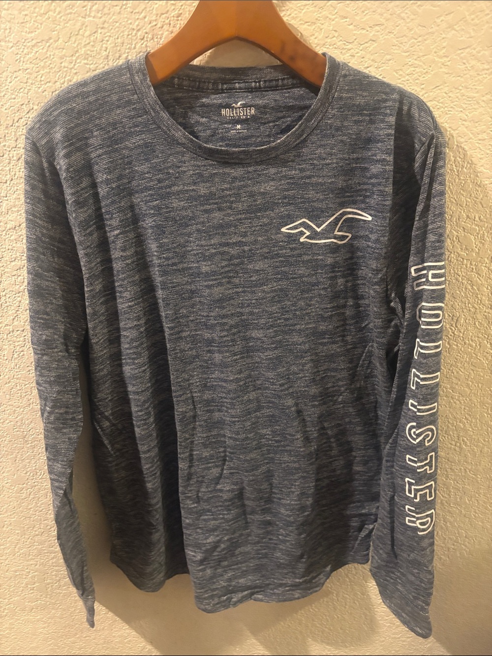 Hollister Men's Blue Heather Long-Sleeve Logo Tee